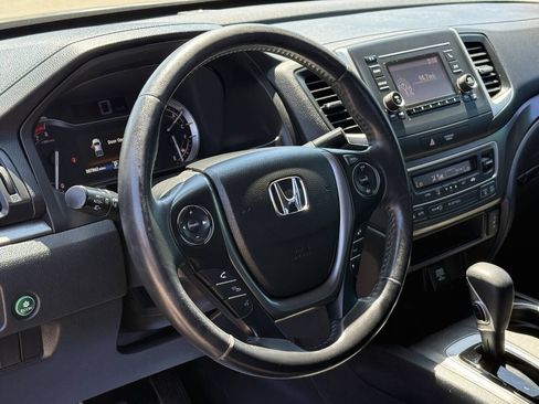 Used 2017 Honda Ridgeline RTL image 2
