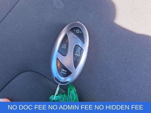 Used 2025 Hyundai Elantra SEL FWD image 33