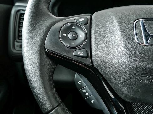 Used 2021 Honda HR-V Sport image 10