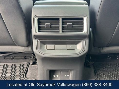 Used 2024 Volkswagen Atlas Cross Sport SEL R-Line AWD/4WD image 12