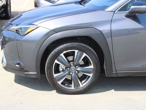 Certified 2023 Lexus UX 250h FWD image 4