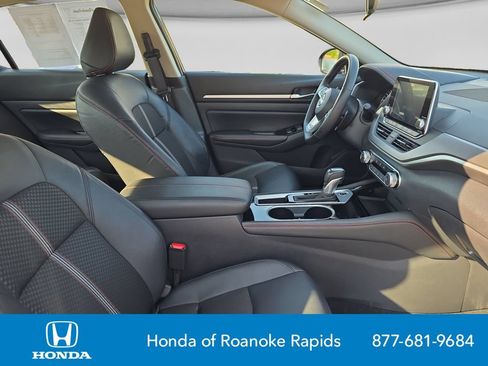 Used 2025 Nissan Altima 2.5 SR FWD image 17