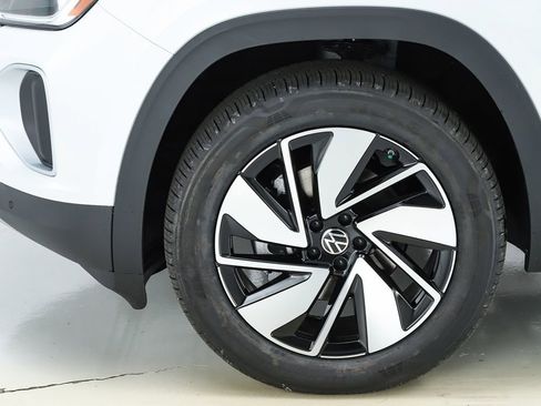 New 2026 Volkswagen Atlas SE image 44