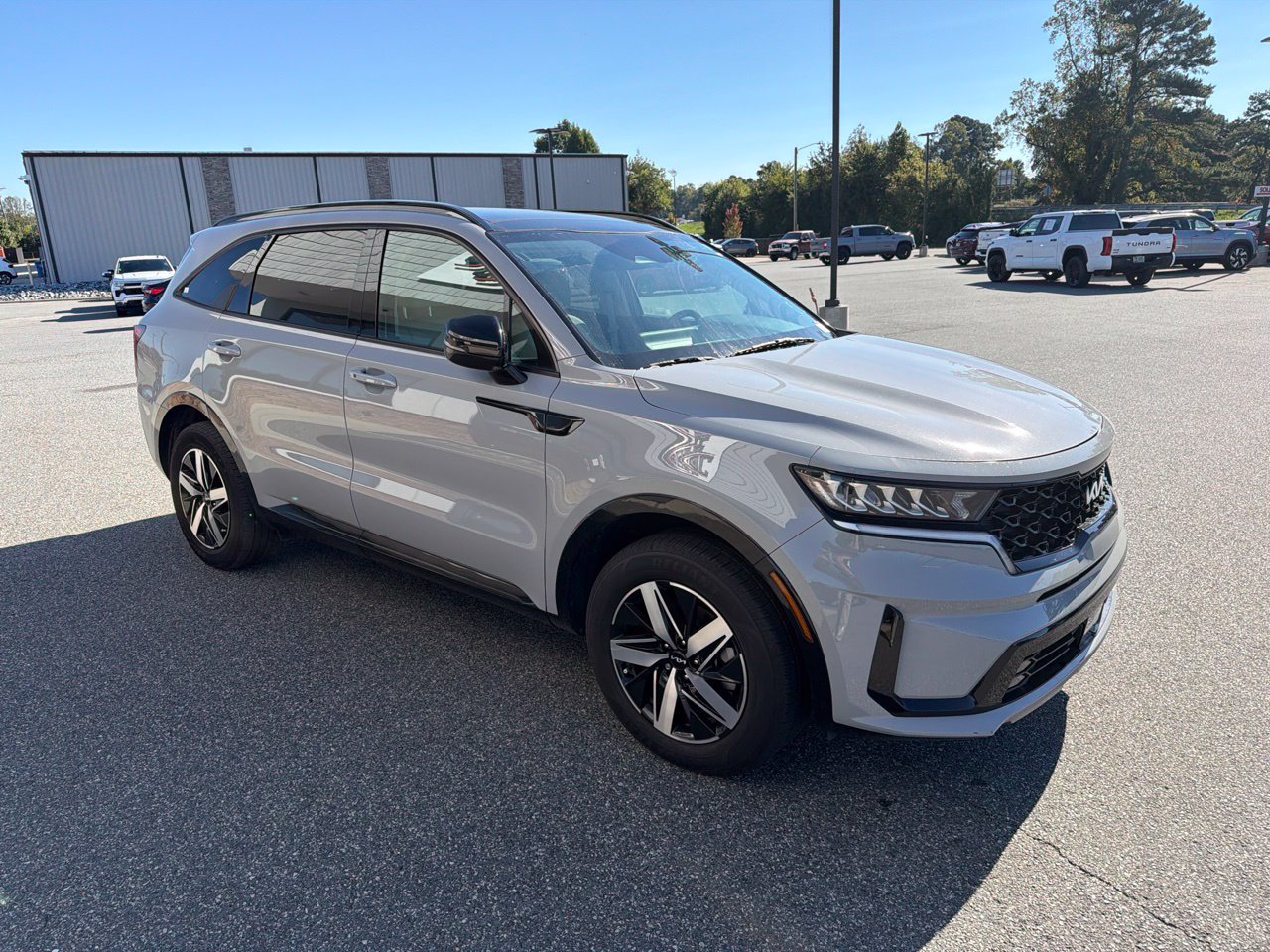 Used 2023 Kia Sorento EX w/ Panoramic Sunroof Package FWD image 11