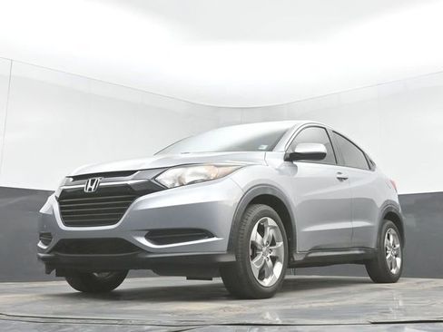 Used 2017 Honda HR-V LX image 41