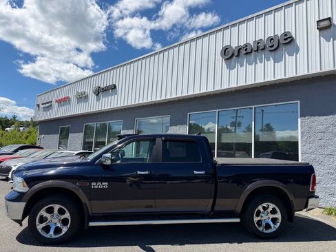 Used 2018 RAM 1500 Laramie w/ Convenience Group AWD/4WD image 4