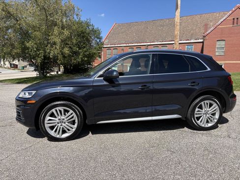 Used 2019 Audi Q5 2.0T Premium Plus w/ Premium Plus Package AWD/4WD image 5
