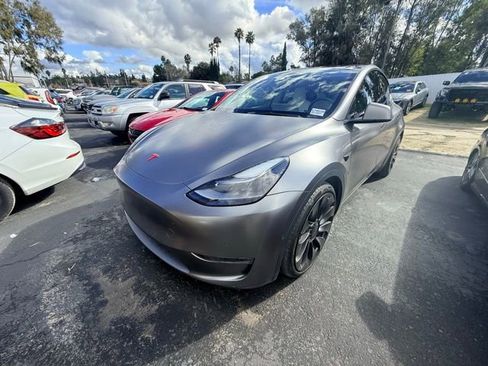 Used 2022 Tesla Model Y Performance image 1