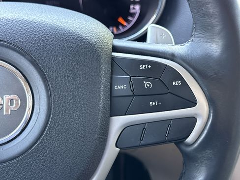 Used 2017 Jeep Grand Cherokee Limited w/ Luxury Group II image 16