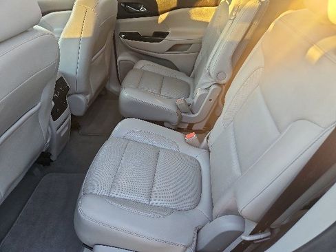 Used 2017 GMC Acadia SLT image 8