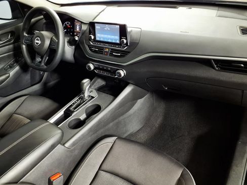 Used 2024 Nissan Altima 2.5 S FWD image 14