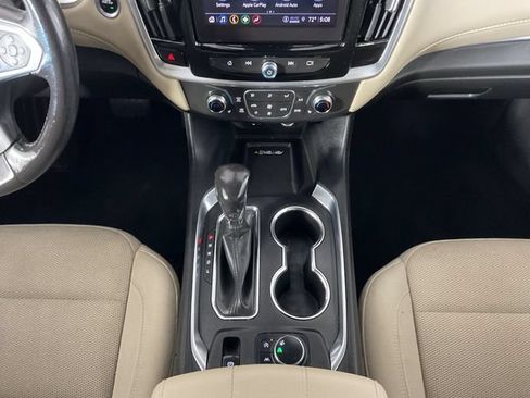 Used 2022 Chevrolet Traverse LT FWD image 11