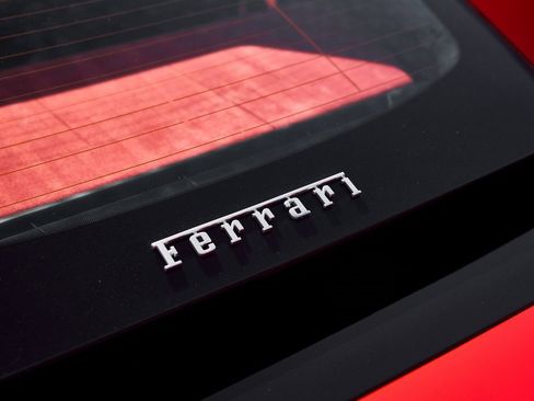 Used 2018 Ferrari 812 Superfast Base image 12