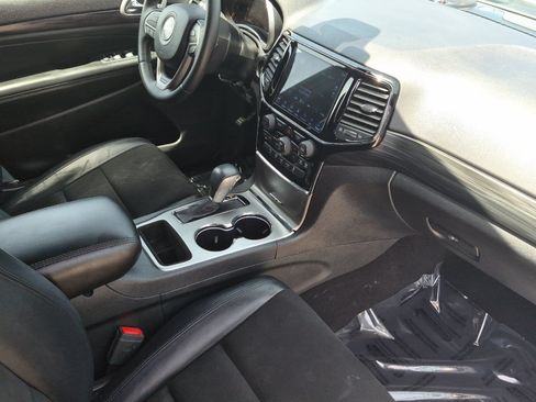 Used 2019 Jeep Grand Cherokee Altitude RWD image 15