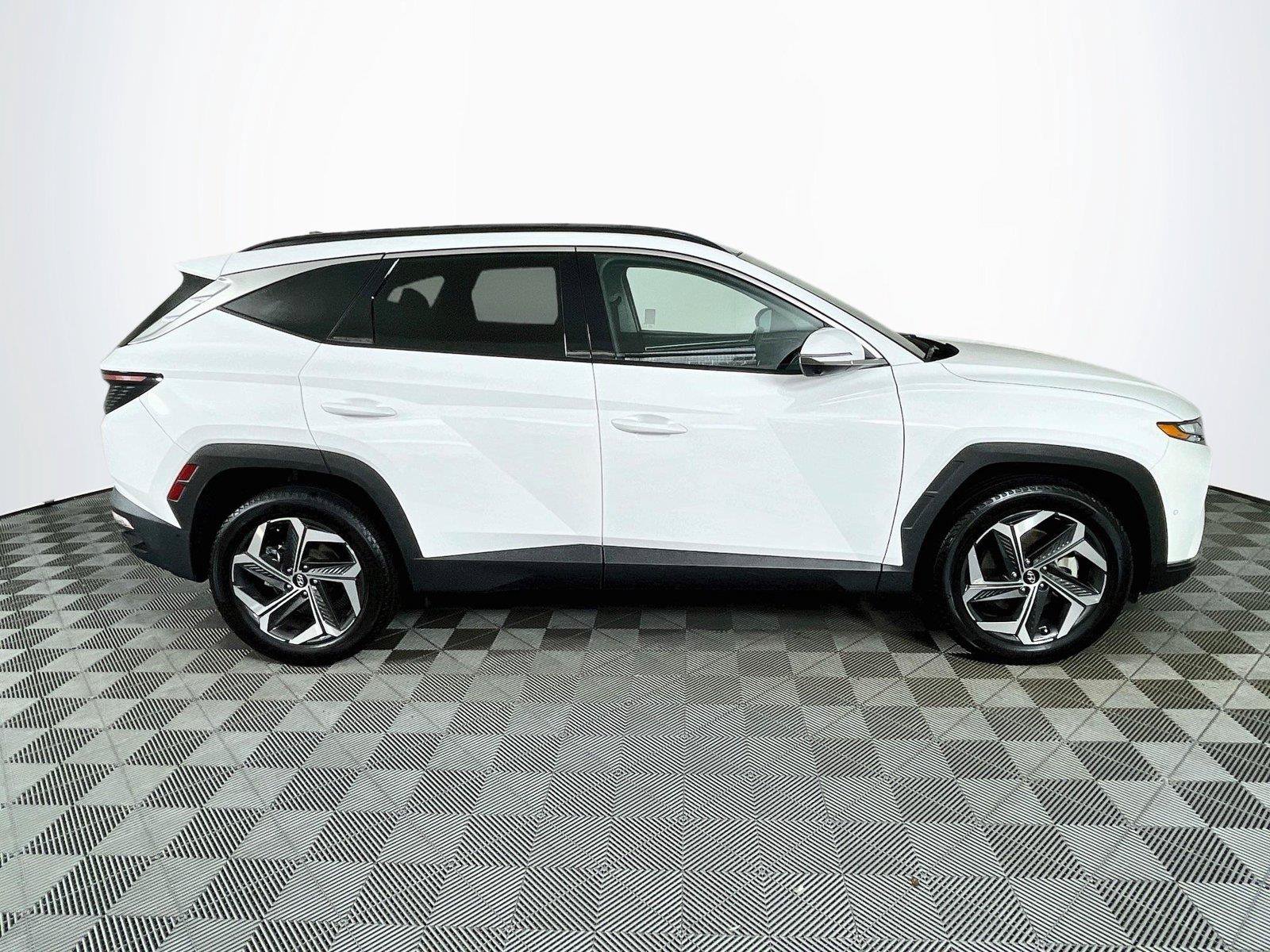 Certified 2023 Hyundai Tucson Limited AWD/4WD image 11