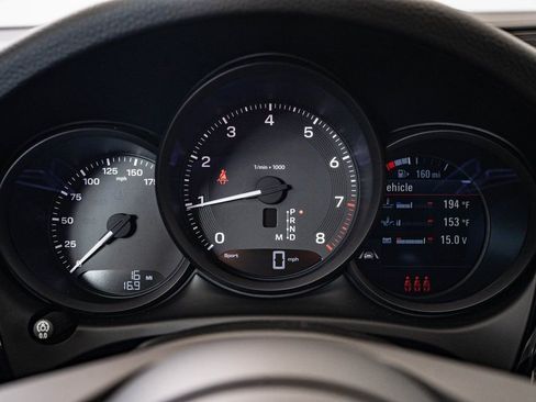 Used 2026 Porsche Macan image 33