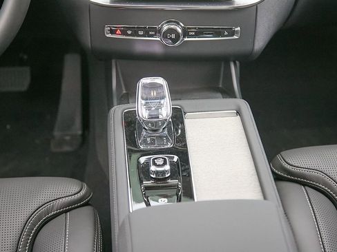 New 2025 Volvo XC90 B6 Ultra w/ Protection Package image 30