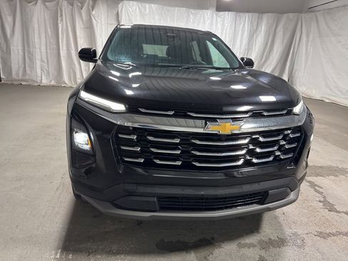 Used 2025 Chevrolet Equinox LT FWD image 2