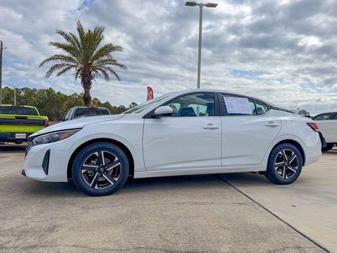 Used 2024 Nissan Sentra SV image 11