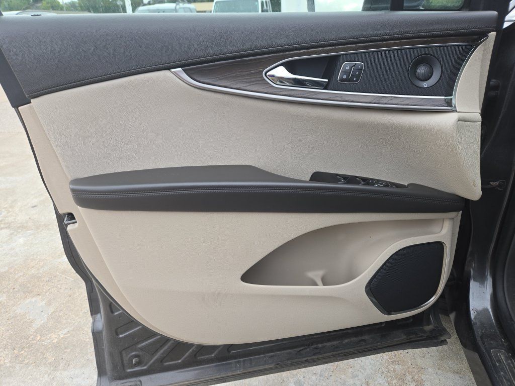 Used 2019 Lincoln Nautilus Reserve AWD/4WD image 10