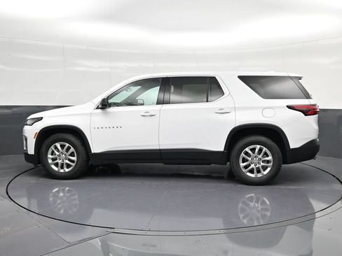 Used 2023 Chevrolet Traverse LS FWD image 8