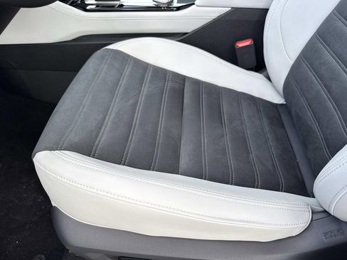 New 2026 Mitsubishi Outlander SE FWD image 24