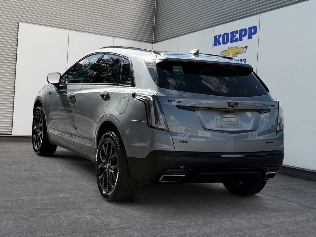 Used 2023 Cadillac XT5 Sportv w/ Technology Package AWD/4WD image 3