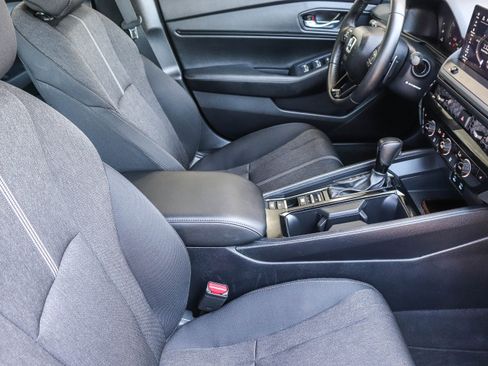 Used 2025 Honda Accord Sport image 19