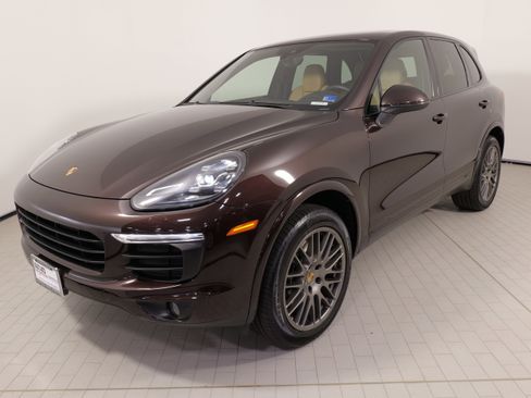 Used 2017 Porsche Cayenne image 3
