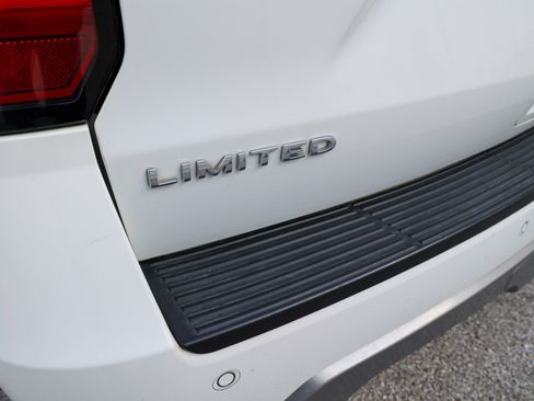 Used 2021 Ford Expedition Limited RWD image 12