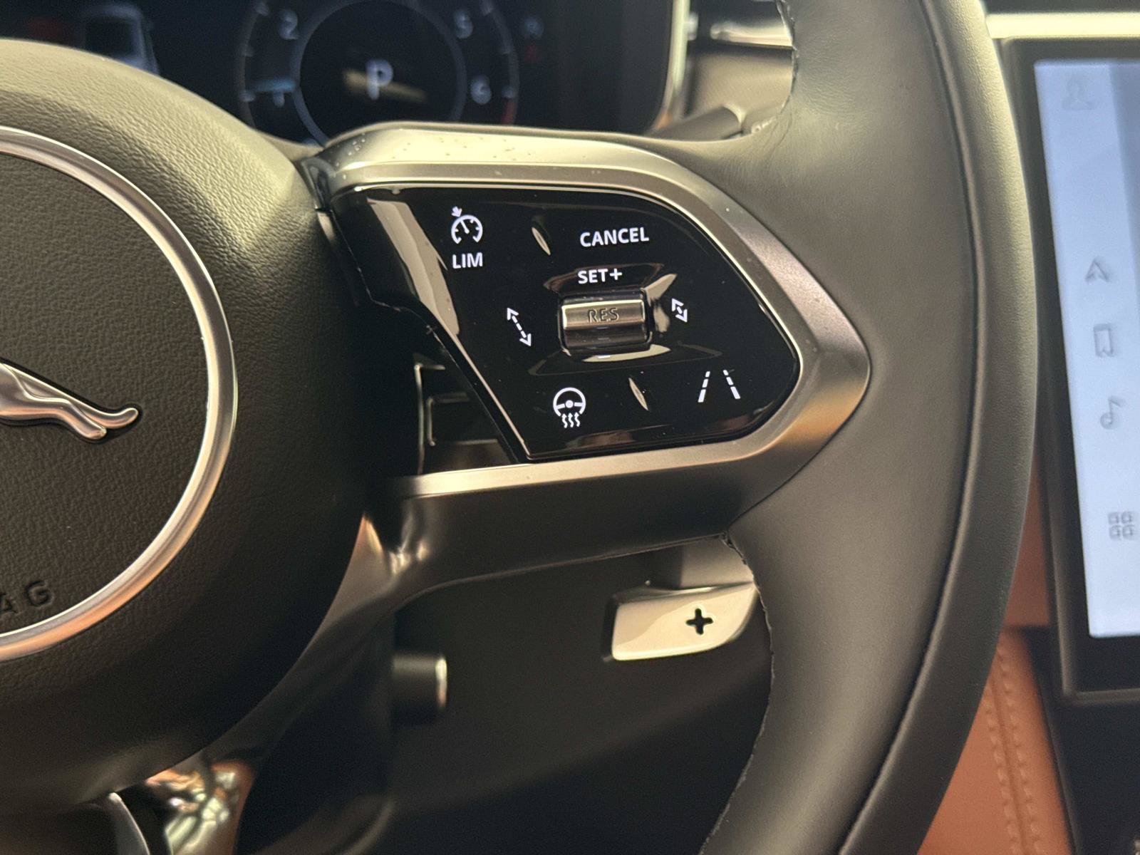 New 2026 Jaguar F-PACE R-Dynamic S AWD/4WD image 33