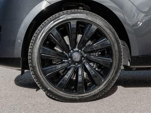 Used 2023 Land Rover Range Rover SV image 6