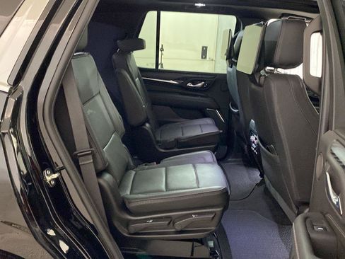 Used 2024 GMC Yukon Denali w/ Advanced Technology Package AWD/4WD image 28