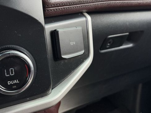 Used 2022 Ford Expedition Limited RWD image 23