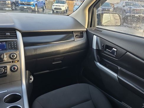 Used 2013 Ford Edge SE image 21