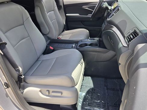 Used 2023 Honda Passport EX-L image 16