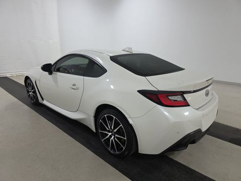 Used 2023 Toyota GR86 RWD image 7