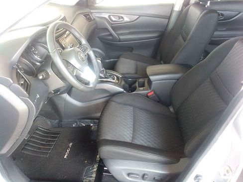 Used 2020 Nissan Rogue SV FWD image 14