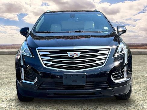 Used 2017 Cadillac XT5 FWD image 2