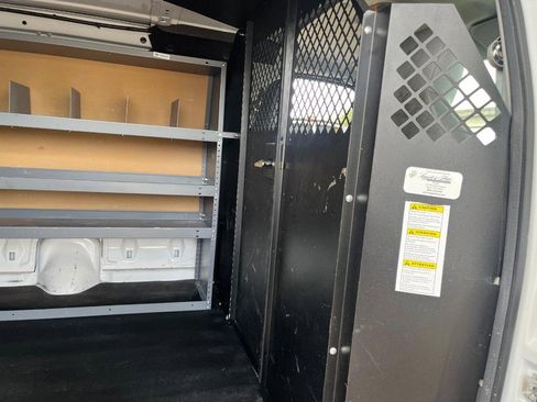 Used 2014 Ford E-250 and Econoline 250 image 10