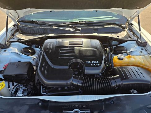 Used 2019 Dodge Charger SXT RWD image 30
