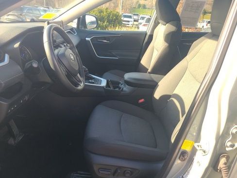 Used 2020 Toyota RAV4 XLE image 16