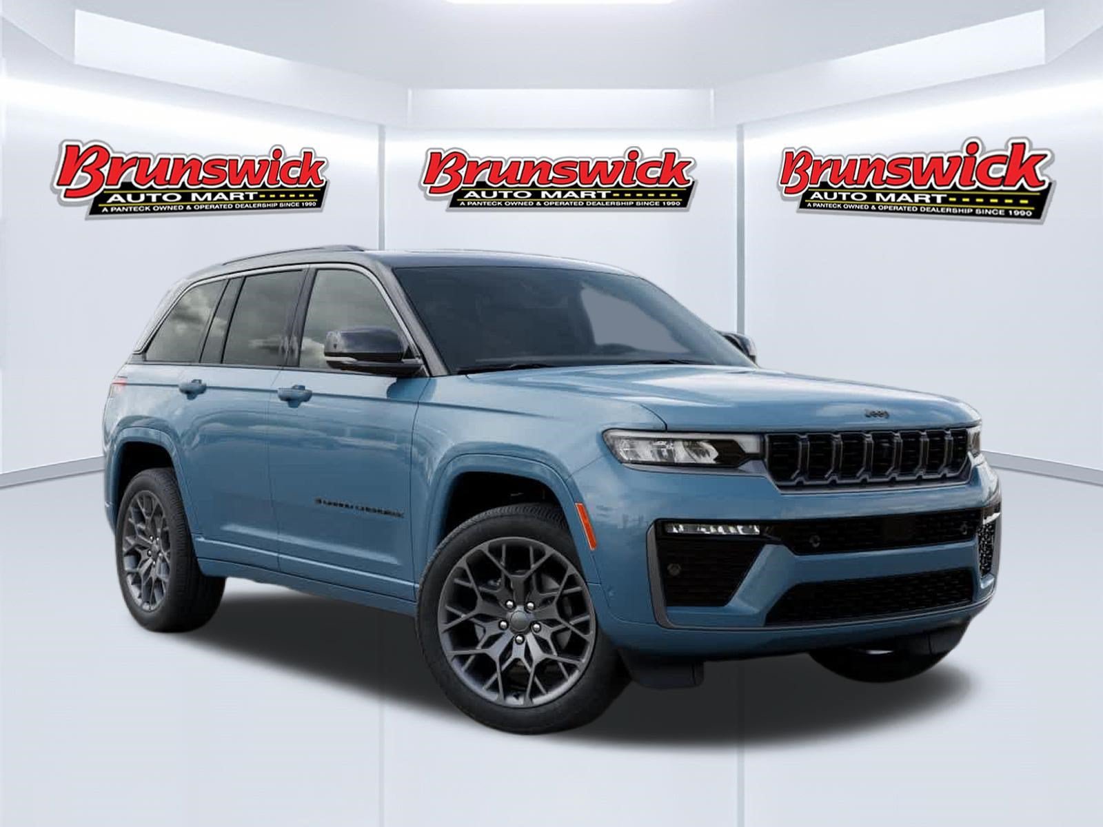 New 2026 Jeep Grand Cherokee Summit w/ Obsidian Package AWD/4WD image 5