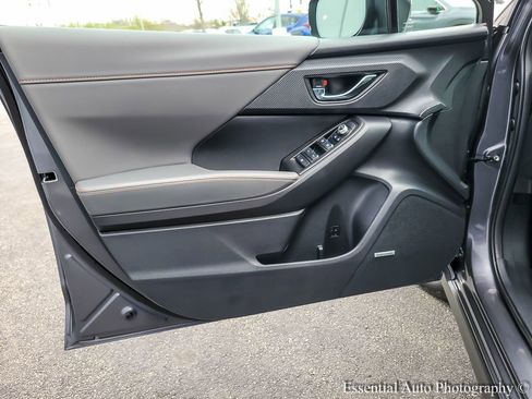 Certified 2025 Subaru Crosstrek 2.5i Limited w/ Crosstrek Mirror Package image 17