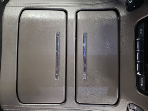 Used 2018 GMC Yukon XL Denali w/ Open Road Package image 17