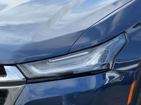 Used 2022 Chevrolet Traverse LS image 24