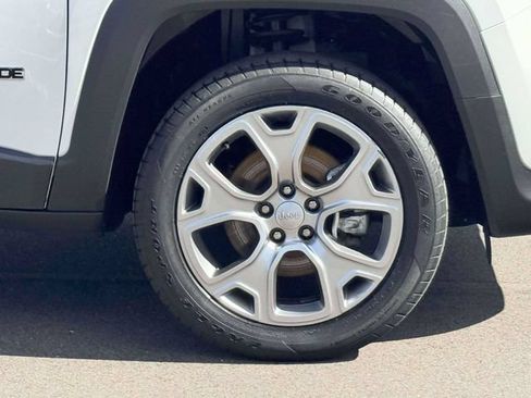Certified 2023 Jeep Renegade Limited AWD/4WD image 9