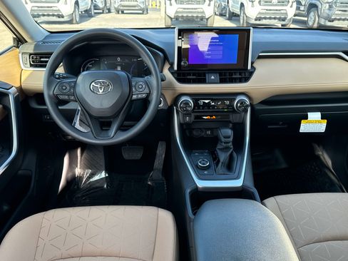 Used 2025 Toyota RAV4 XLE image 15
