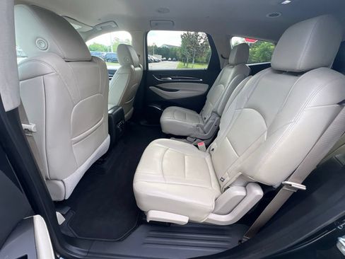 Used 2020 Buick Enclave Essence FWD image 19