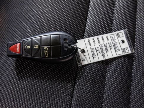 Used 2014 Dodge Challenger SXT image 35